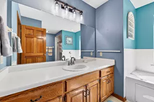 N68W14724 Prudence Dr, Menomonee Falls, WI 53051 - Photo 25