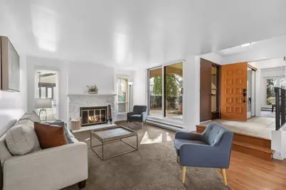 5266 S Somerset Ln, Greenfield, WI 53221 - Photo 5