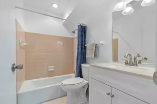 5266 Somerset Ln, Greenfield, WI 53221 - Photo 19