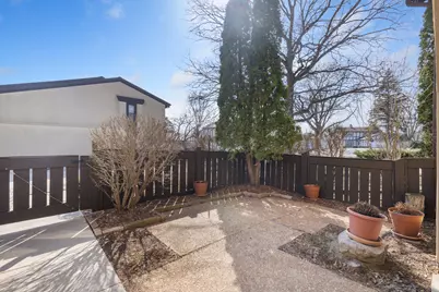 5266 S Somerset Ln, Greenfield, WI 53221 - Photo 3