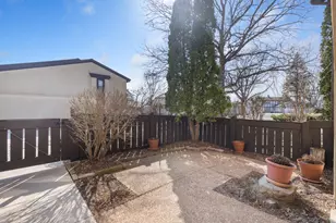 5266 Somerset Ln, Greenfield, WI 53221 - Photo 3