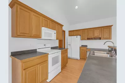 2781  Edwards St #D, East Troy, WI 53120 - Photo 7