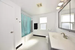 7242 W Bluemound Rd, Wauwatosa, WI 53213 - Photo 15