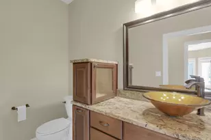 9223 W Wyndham Hills Ct, Franklin, WI 53132 - Photo 23