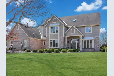 9223 W Wyndham Hills Ct, Franklin, WI 53132 - Photo 1