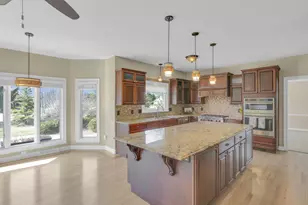 9223 W Wyndham Hills Ct, Franklin, WI 53132 - Photo 13