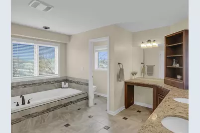 9223 W Wyndham Hills Ct, Franklin, WI 53132 - Photo 29