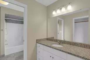 9223 W Wyndham Hills Ct, Franklin, WI 53132 - Photo 37