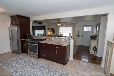 1514 S 165th St, New Berlin, WI 53151 - Photo 9