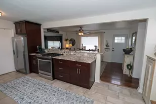 1514 S 165th St, New Berlin, WI 53151 - Photo 9