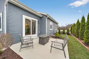 W206N16159 Stonebrook Dr, Jackson, WI 53037 - Photo 5