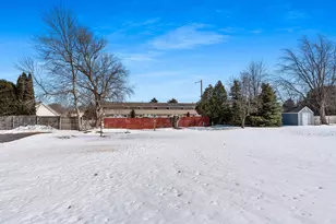 1465 N 8th St, Manitowoc, WI 54220 - Photo 45