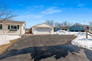 1465 N 8th St, Manitowoc, WI 54220 - Photo 33