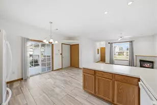 853 Cheyenne Ave, Grafton, WI 53024 - Photo 9