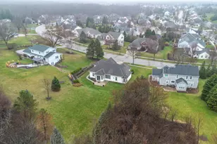 1909 Foxcroft Ln, Waukesha, WI 53189 - Photo 51