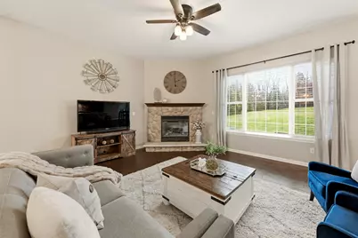 1909  Foxcroft Ln, Waukesha, WI 53189 - Photo 9