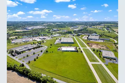 1650  Independence Ln, Hartford, WI 53027 - Photo 5