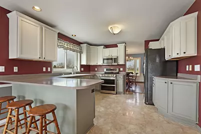 W5071 W Clearwater Ln, Sugar Creek, WI 53121 - Photo 5