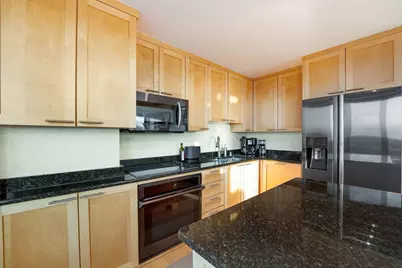 929 N Astor St #2407, Milwaukee, WI 53202 - Photo 11