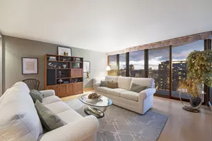 929 N Astor St, Milwaukee, WI 53202 - Photo 1