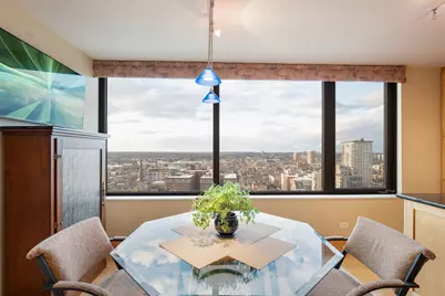 929 N Astor St #2407, Milwaukee, WI 53202 - Photo 9