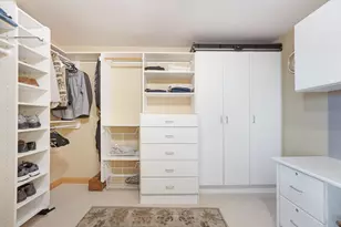 929 N Astor St, Milwaukee, WI 53202 - Photo 17