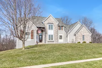 317  River Bluff Cir, Oconomowoc, WI 53066 - Photo 3