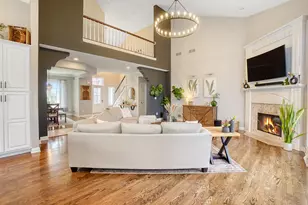 317 River Bluff Cir, Oconomowoc, WI 53066 - Photo 5