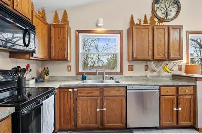 W299S10917  Valley Ridge Dr, Mukwonago, WI 53149 - Photo 11