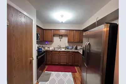 4615 S Woodland Dr, Greenfield, WI 53220 - Photo 9