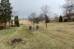 4615 S Woodland Dr, Greenfield, WI 53220 - Photo 3