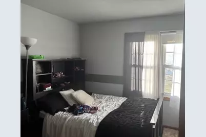 10560 S Peggy Dr, Oak Creek, WI 53154 - Photo 9