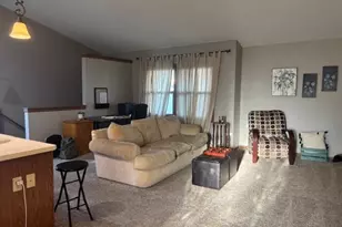 10560 S Peggy Dr, Oak Creek, WI 53154 - Photo 3