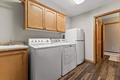 4330  Cedar Ridge Ln, Racine, WI 53405 - Photo 9