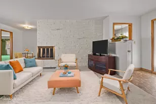 236 W Rockwell St, Elkhorn, WI 53121 - Photo 3