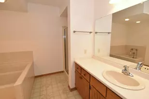 1040 Lansdowne Ct, Brookfield, WI 53045 - Photo 21