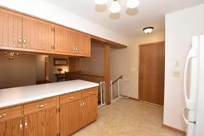 1040  Lansdowne Ct, Brookfield, WI 53045 - Photo 17