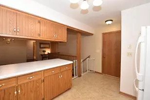 1040 Lansdowne Ct, Brookfield, WI 53045 - Photo 17