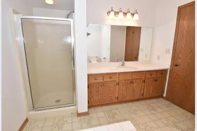 1040  Lansdowne Ct, Brookfield, WI 53045 - Photo 23