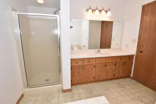 1040 Lansdowne Ct, Brookfield, WI 53045 - Photo 23