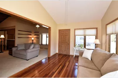 1040  Lansdowne Ct, Brookfield, WI 53045 - Photo 9