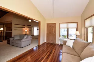 1040 Lansdowne Ct, Brookfield, WI 53045 - Photo 9