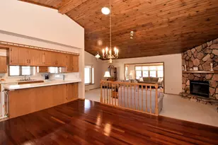 1040 Lansdowne Ct, Brookfield, WI 53045 - Photo 13