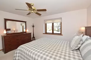 1040 Lansdowne Ct, Brookfield, WI 53045 - Photo 19