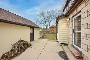 7262 W Medford Ave, Milwaukee, WI 53218 - Photo 29