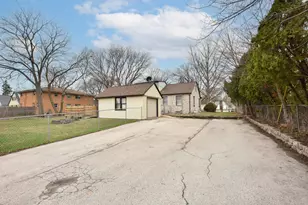 7262 W Medford Ave, Milwaukee, WI 53218 - Photo 27