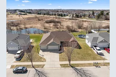 65  Rushmore Ln, Hartford, WI 53027 - Photo 1