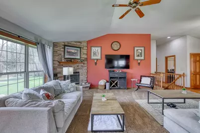 W287N3838 N Shore Dr, Delafield, WI 53072 - Photo 9