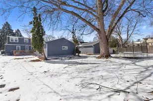 9006 W Dakota Ave, West Allis, WI 53227 - Photo 23