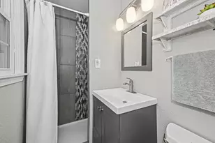 7170 S 35th St, Franklin, WI 53132 - Photo 17